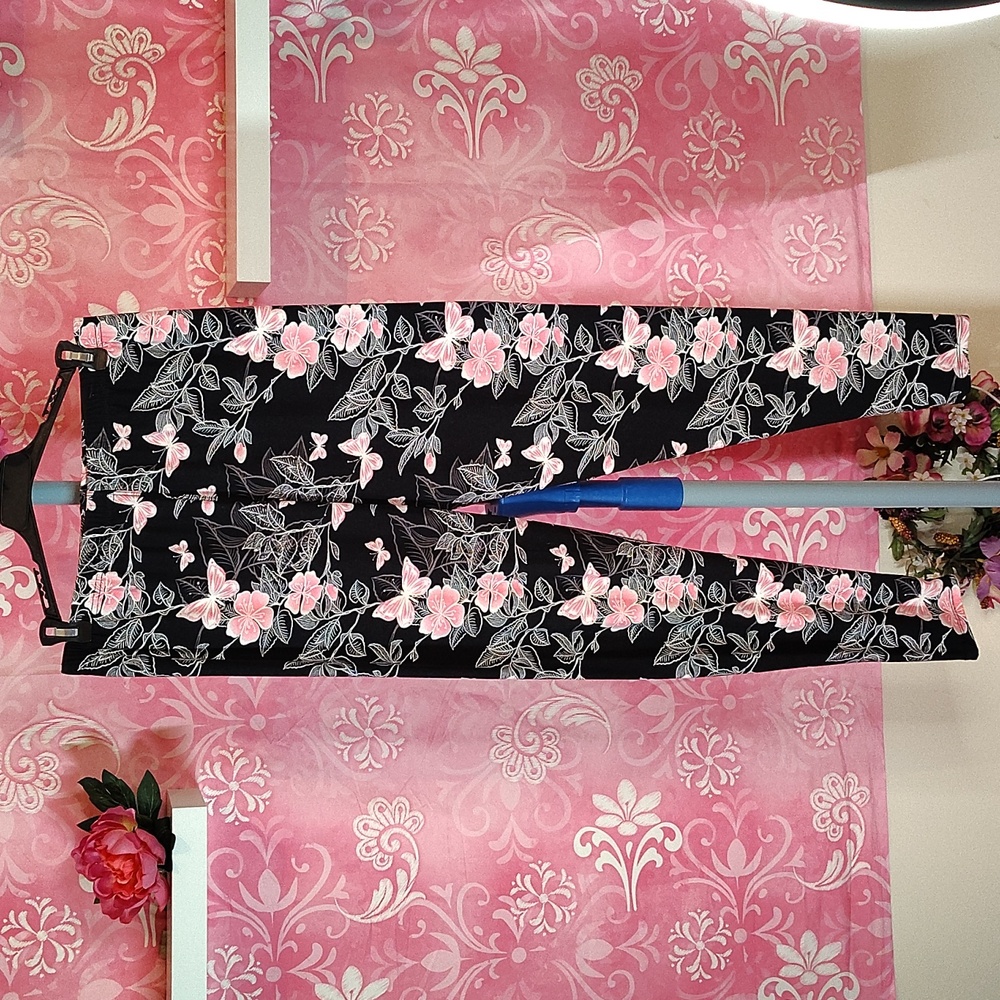 Black and Pink Floral Leggings